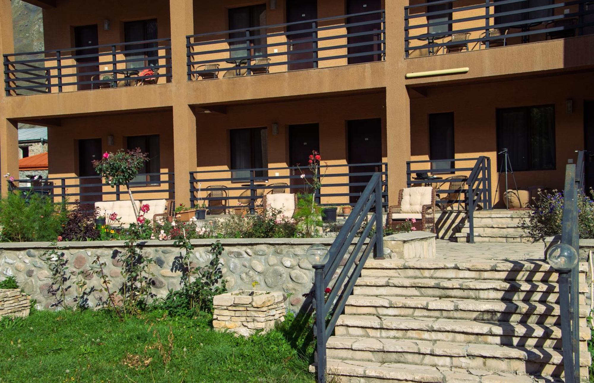 Guest House Oxygen Kazbegi Εξωτερικό φωτογραφία